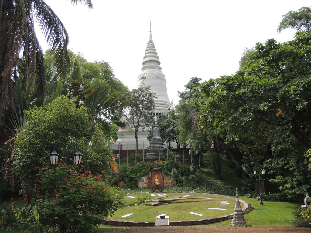 Discovery Hotel Phnom Penh Exteriör bild