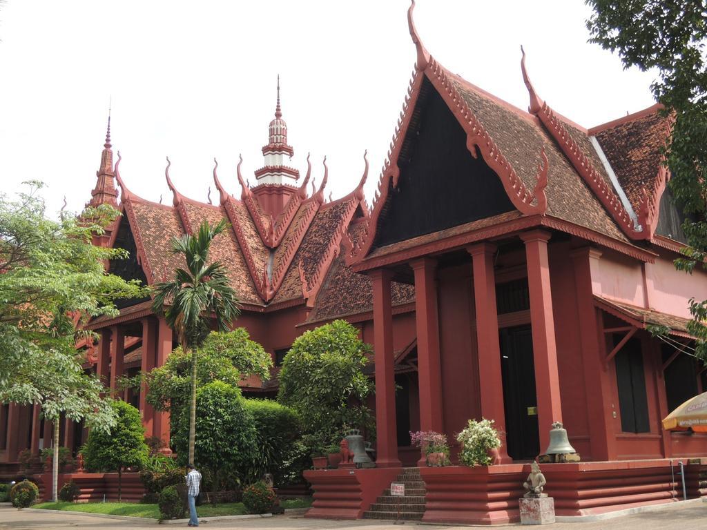 Discovery Hotel Phnom Penh Exteriör bild