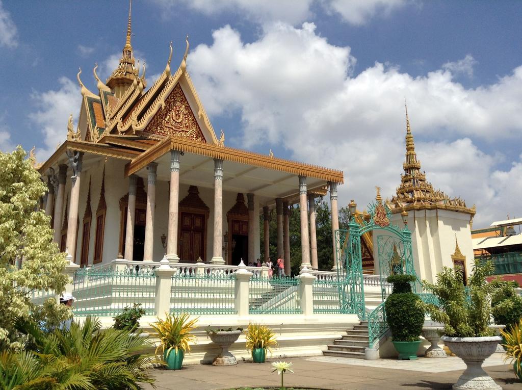 Discovery Hotel Phnom Penh Exteriör bild