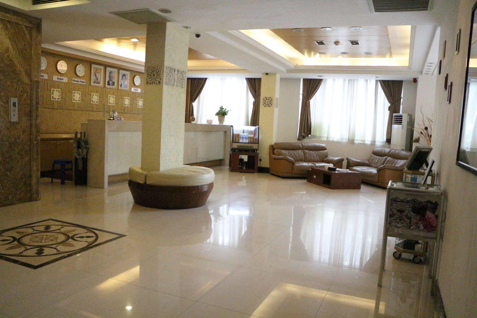 Discovery Hotel Phnom Penh Exteriör bild